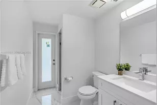 950 NW 197th Terrace, Pembroke Pines, FL 33029 - Photo 16