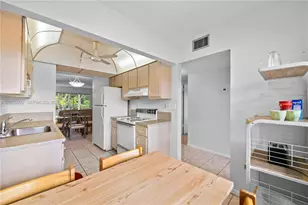 8305 NW 61st St, Tamarac, FL 33321 - Photo 8