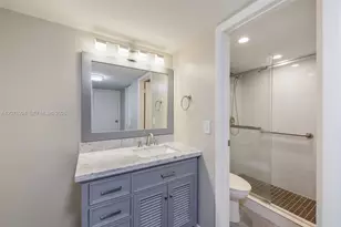 20500 W Country Club Dr, Aventura, FL 33180 - Photo 18