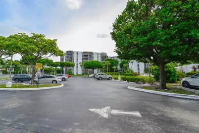 20500 W Country Club Dr #406, Aventura, FL 33180 - Photo 38
