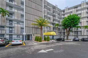 20500 W Country Club Dr, Aventura, FL 33180 - Photo 26