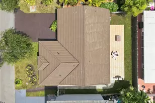 19181 NW 89th Ave, Hialeah, FL 33018 - Photo 36