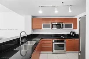 253 NE 2nd St, Miami, FL 33132 - Photo 8