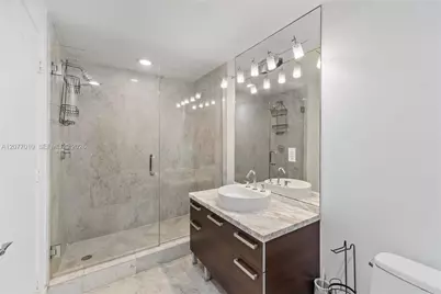 253 NE 2nd St #2104, Miami, FL 33132 - Photo 16