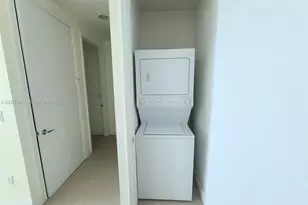 55 SE 6th St, Miami, FL 33131 - Photo 18