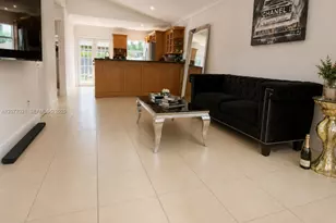 7821 NW 194th St, Hialeah, FL 33015 - Photo 4