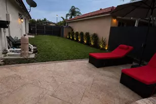 7821 NW 194th St, Hialeah, FL 33015 - Photo 14