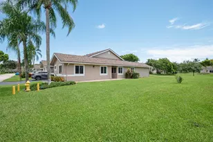 5200 W Lakes Dr, Deerfield Beach, FL 33442 - Photo 1