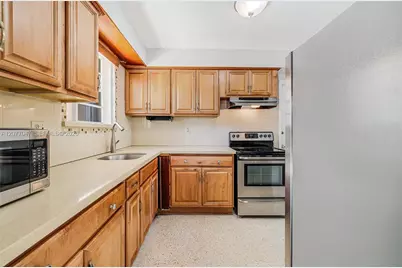 9354 Caribbean Blvd, Cutler Bay, FL 33189 - Photo 16