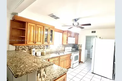 106 N 32nd Ave, Hollywood, FL 33021 - Photo 8