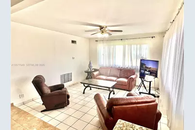 106 N 32nd Ave, Hollywood, FL 33021 - Photo 2