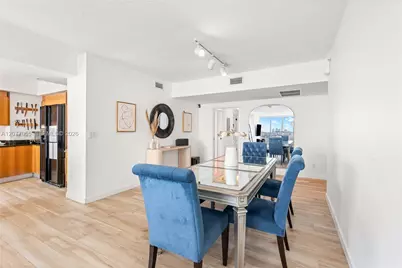 325 S Biscayne Blvd #2723, Miami, FL 33131 - Photo 8