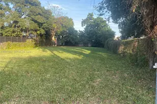 209 NW 17th Pl, Miami, FL 33125 - Photo 1