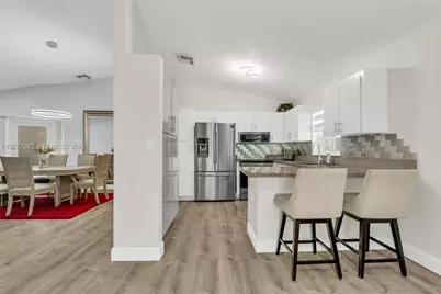 631 SW 176th Ave, Pembroke Pines, FL 33029 - Photo 14