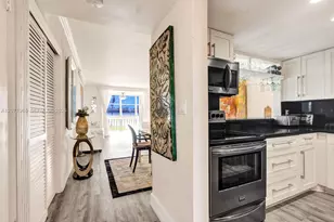 18707 NE 14th Ave, Miami, FL 33179 - Photo 14