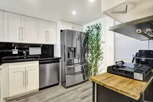 18707 NE 14th Ave, Miami, FL 33179 - Photo 18