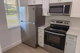 9937 Three Lakes Cir, Boca Raton, FL 33428 - Photo 2