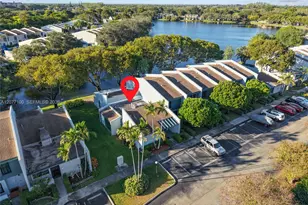 1064 NW 97th Ave, Pembroke Pines, FL 33024 - Photo 42