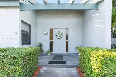 1064 NW 97th Ave #219, Pembroke Pines, FL 33024 - Photo 2