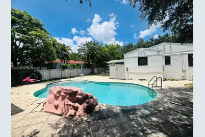 2000 Monroe St #1, Hollywood, FL 33020 - Photo 6
