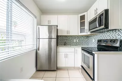 6971 Carlyle Ave #207, Miami Beach, FL 33141 - Photo 6