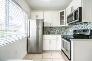 6971 Carlyle Ave, Miami Beach, FL 33141 - Photo 6