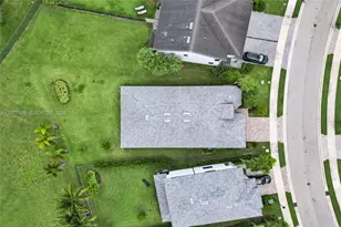 2357 Rollingwood Ct, Oakland Park, FL 33309 - Photo 6