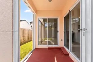 8021 SW 158th Pl, Miami, FL 33193 - Photo 6