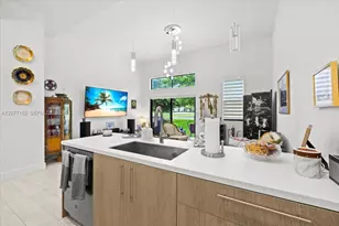 808 NW 44th Terrace, Plantation, FL 33317 - Photo 10