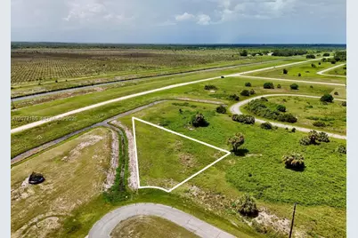 216 Lynbrook Loop, Labelle, FL 33935 - Photo 2