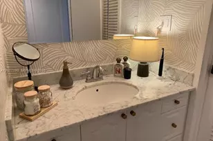 100 Lincoln Rd, Miami Beach, FL 33139 - Photo 10