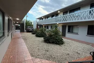 664 W 29th St, Hialeah, FL 33012 - Photo 4