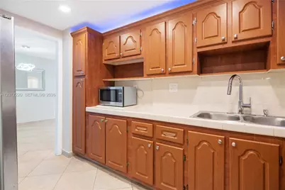 16740 NE 9th Ave #604, North Miami Beach, FL 33162 - Photo 2