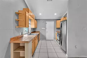 741 SW 100th Terrace, Pembroke Pines, FL 33025 - Photo 10