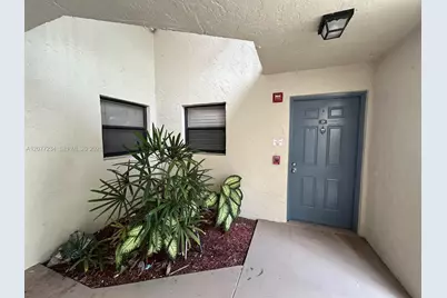 1525 Lake Crystal Dr #D, West Palm Beach, FL 33411 - Photo 2