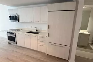 55 SW 9th St, Miami, FL 33130 - Photo 8