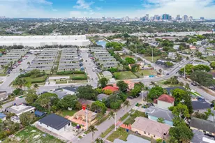 2420 NW 22nd Rd, Fort Lauderdale, FL 33311 - Photo 32