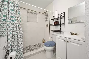 2420 NW 22nd Rd, Fort Lauderdale, FL 33311 - Photo 22