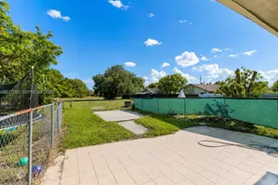 20674 NW 38th Ave, Miami Gardens, FL 33055 - Photo 12