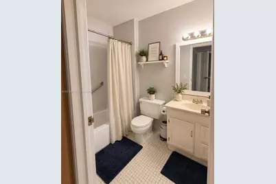 301 N Pine Island Rd #220, Plantation, FL 33324 - Photo 10