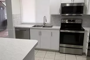 9171 Fontainebleau Blvd, Miami, FL 33172 - Photo 14