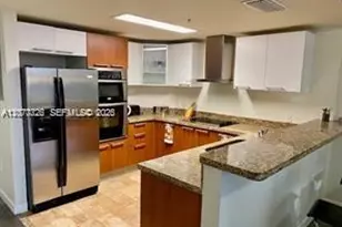170 SE 14th St, Miami, FL 33131 - Photo 2
