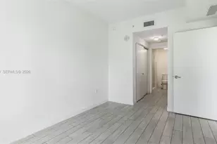 321 NE 26th St, Miami, FL 33137 - Photo 14