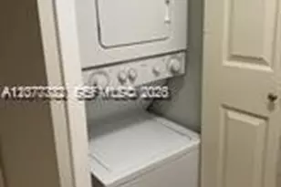 170 SE 14th St, Miami, FL 33131 - Photo 12