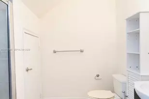 2685 NE 9th Ave, Wilton Manors, FL 33334 - Photo 16