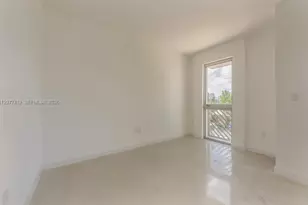 765 NW 1st St, Miami, FL 33128 - Photo 12