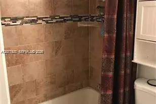 7235 NW 179th St, Hialeah, FL 33015 - Photo 14