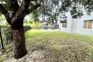 912 NE 35th Ave, Homestead, FL 33033 - Photo 40