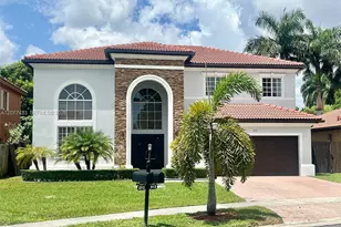 912 NE 35th Ave, Homestead, FL 33033 - Photo 1