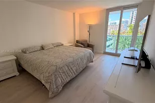 100 Bayview Dr, Sunny Isles Beach, FL 33160 - Photo 8